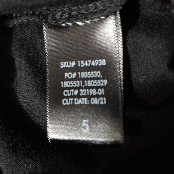 🎃 Torrid Halloween t-shirt 🎃 SIZE 5. - Picture 3 of 5